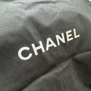 CHANEL 2 GARMENT BAG - Image 10