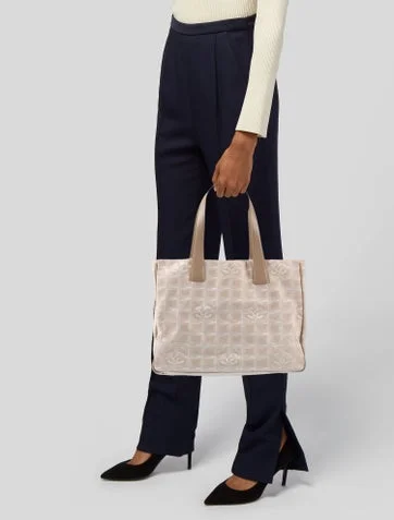 Chanel Travel Ligne Tote - view 2
