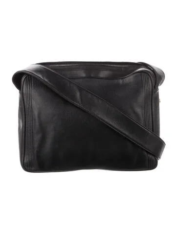 Chanel CC Messenger Bag - view 4