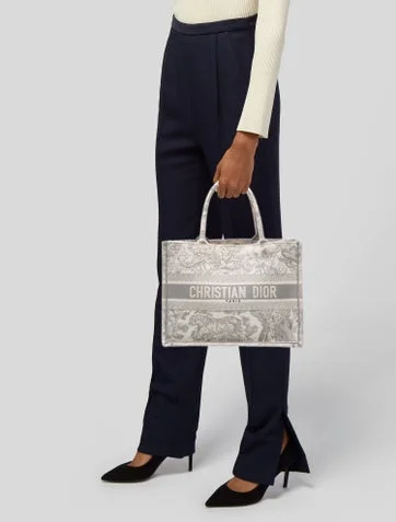 Christian Dior Canvas Book - view 2