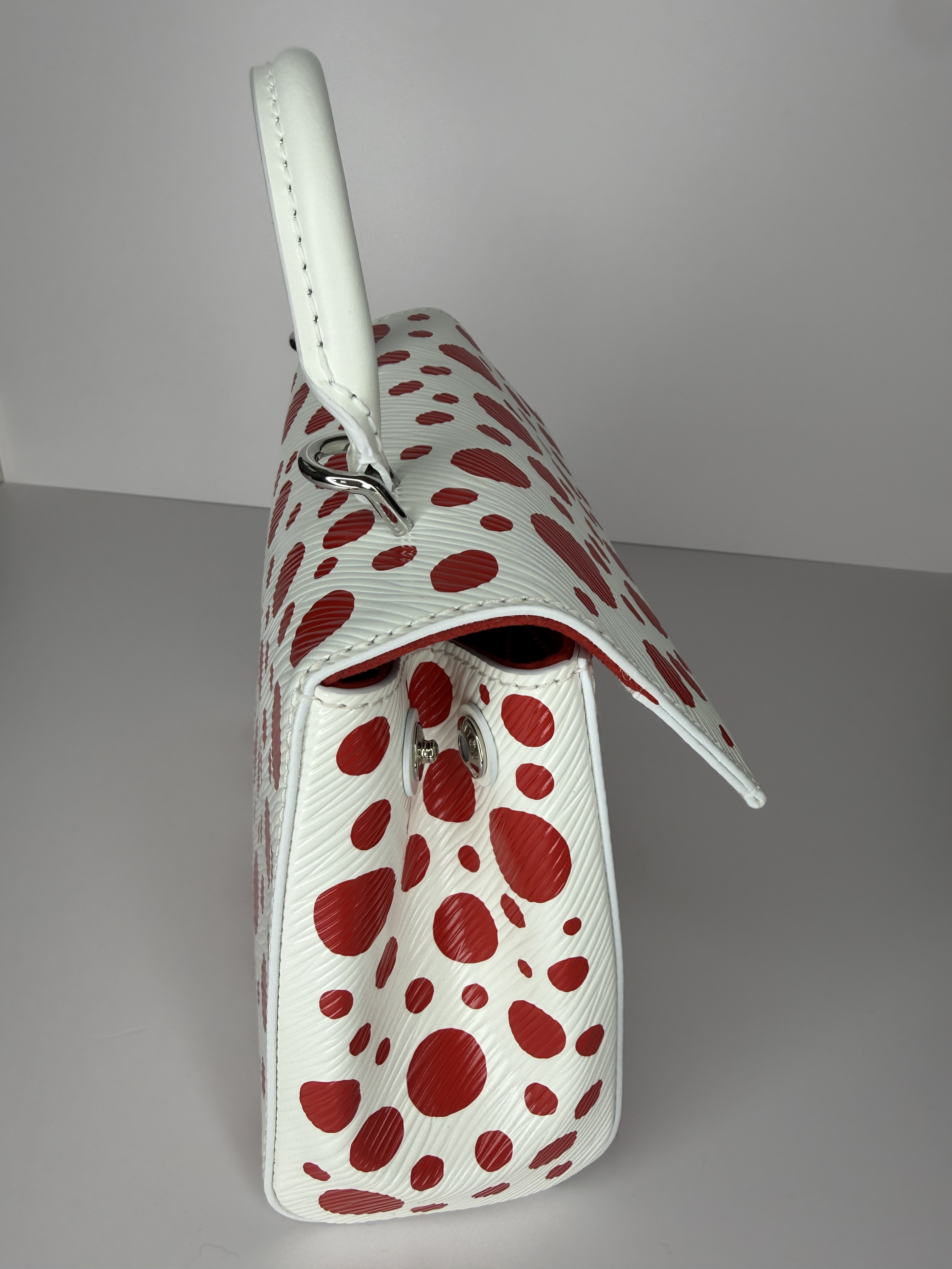 LOUIS VUITTON EPI YAYOI KASUMA MINI CLUNY - Image 18