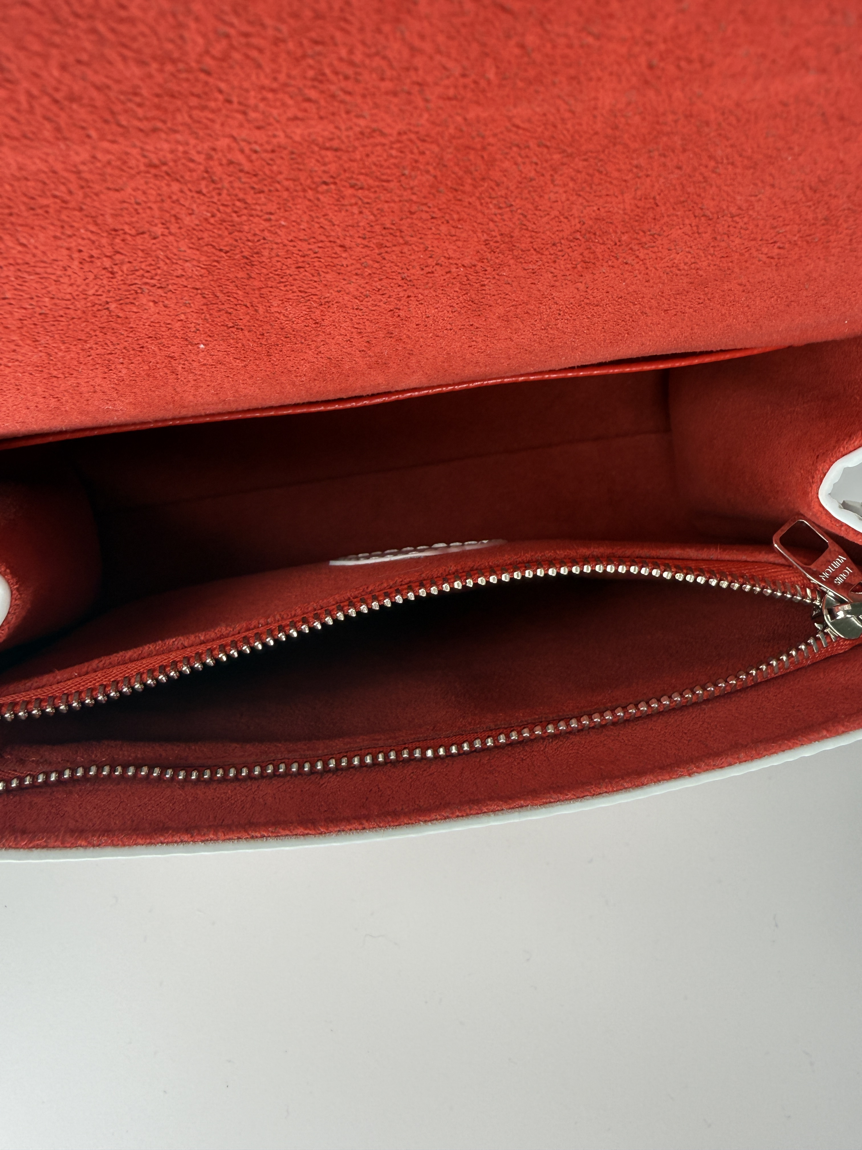 LOUIS VUITTON EPI YAYOI KASUMA MINI CLUNY - Image 10