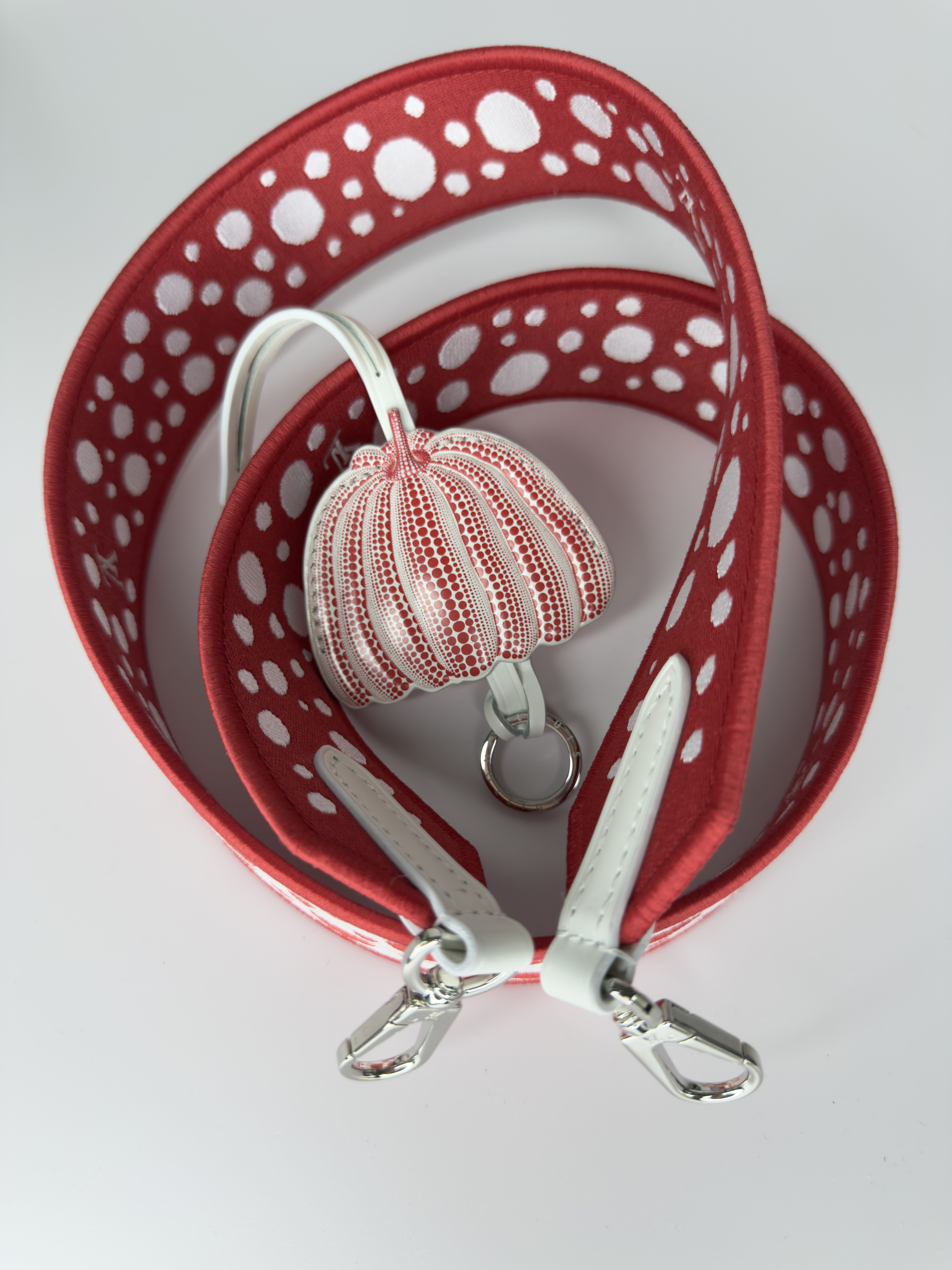 LOUIS VUITTON EPI YAYOI KASUMA MINI CLUNY - Image 25