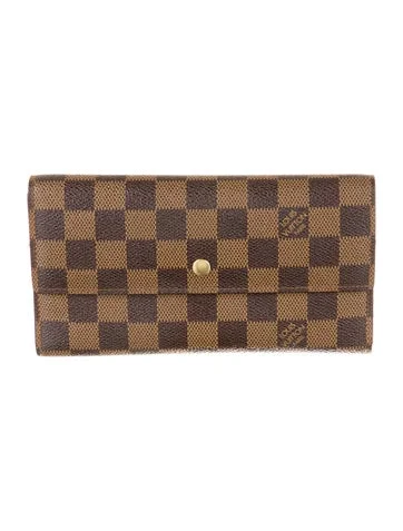 Louis Vuitton Vintage 2004 International Wallet