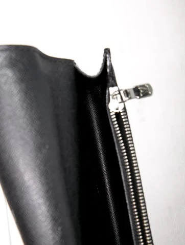 Louis Vuitton Damier Graphite Clutch - view 6
