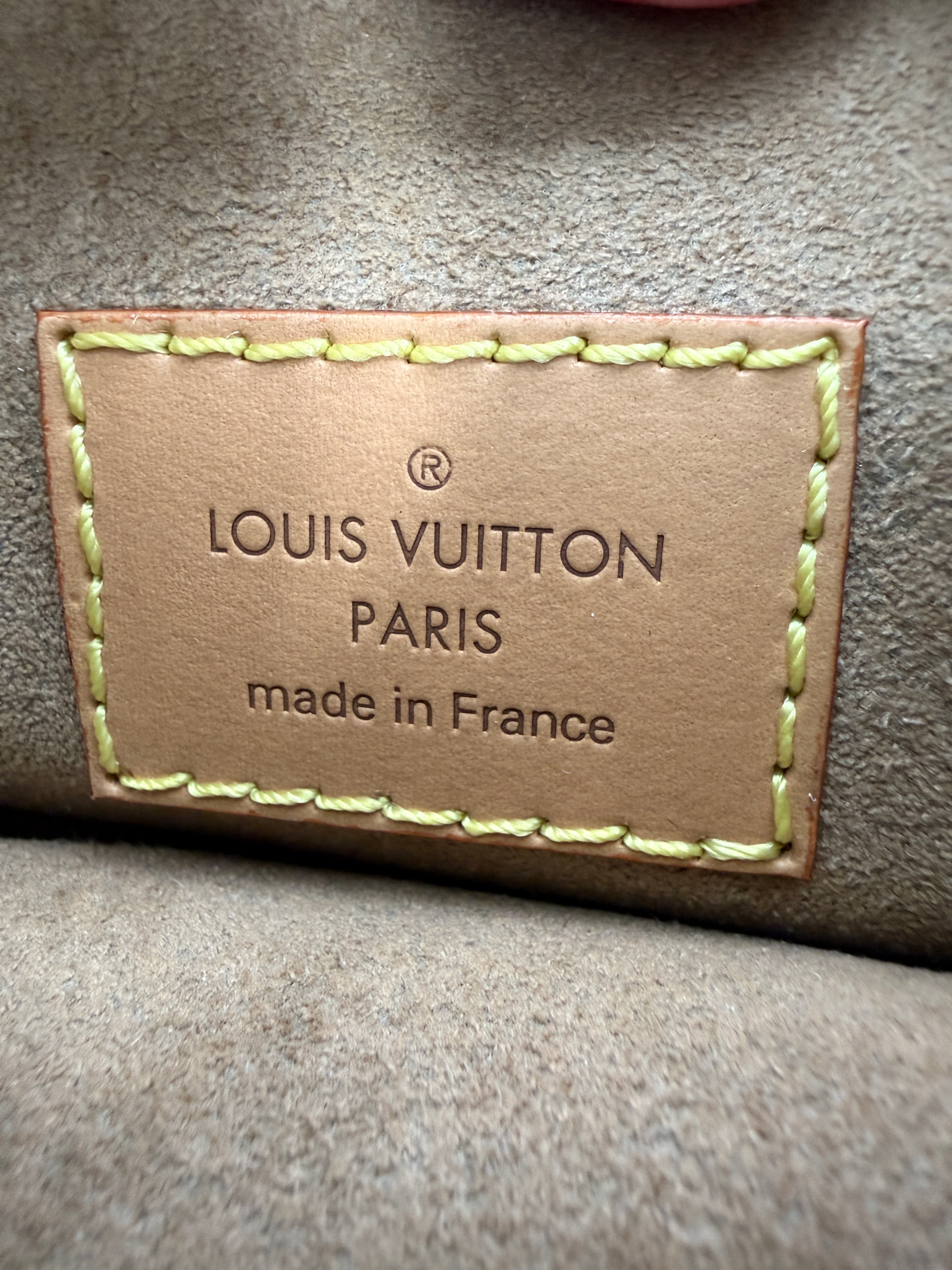 LOUIS VUITTON LOOP - Image 20