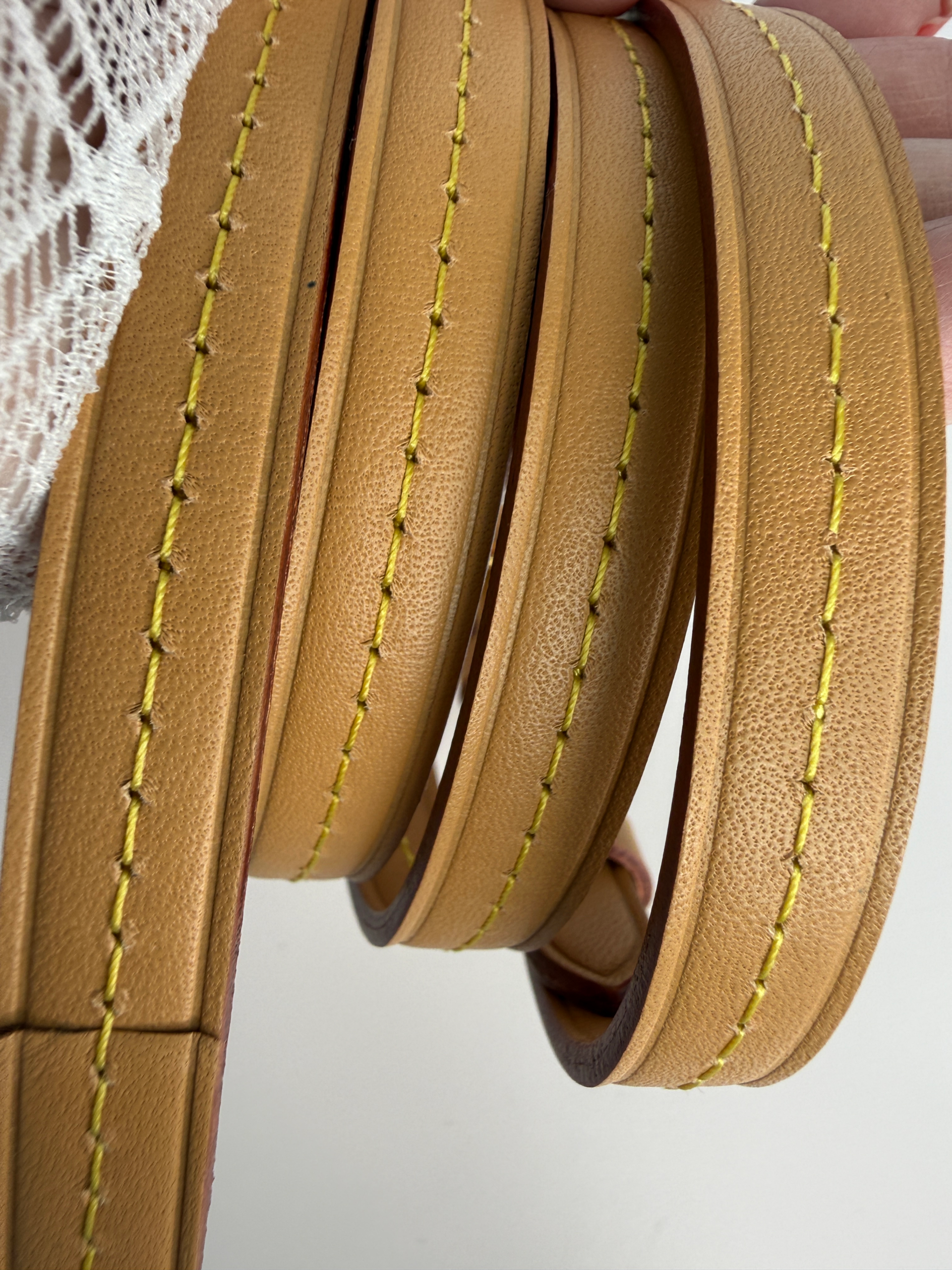 LOUIS VUITTON LOOP - Image 31